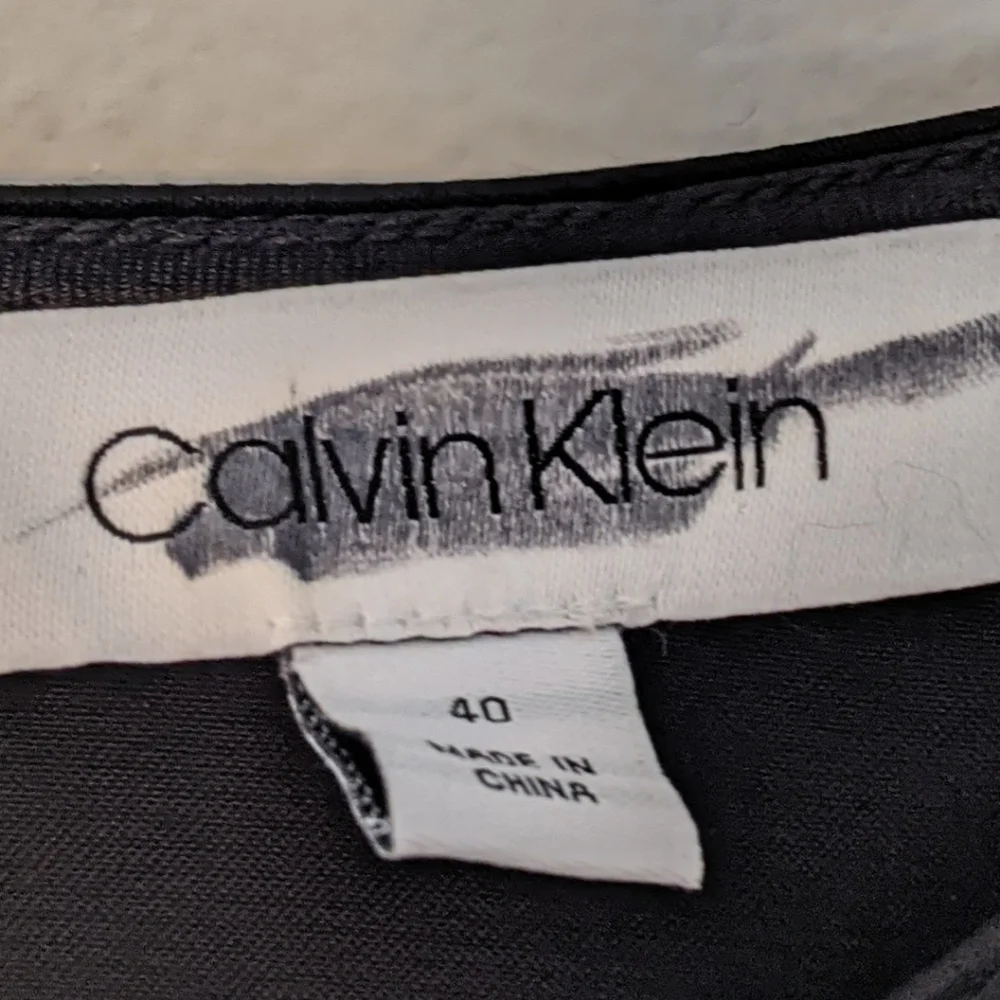 Calvin Klein LBD Bubble Sleeve Shift Dress Size 8